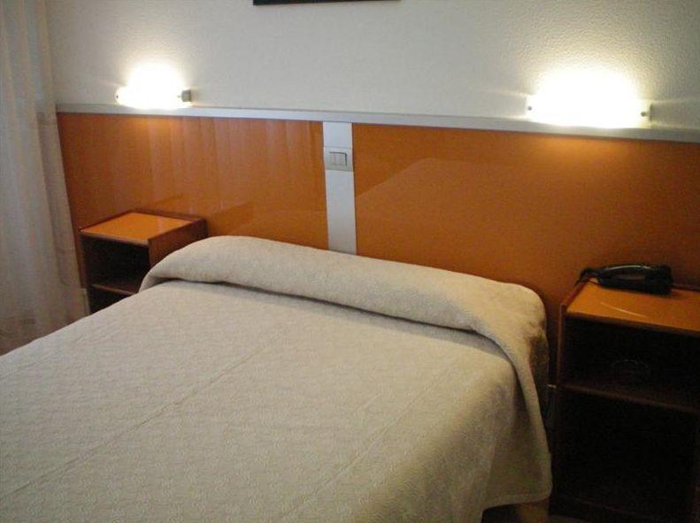 Hostal Liste Station A Coruña Habitación foto